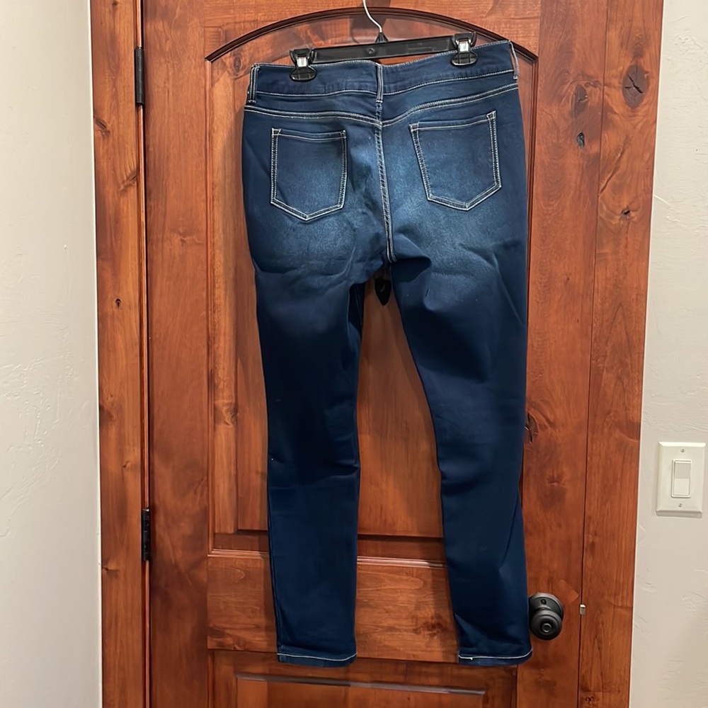 Women’s Jeans - Picture 2 of 3